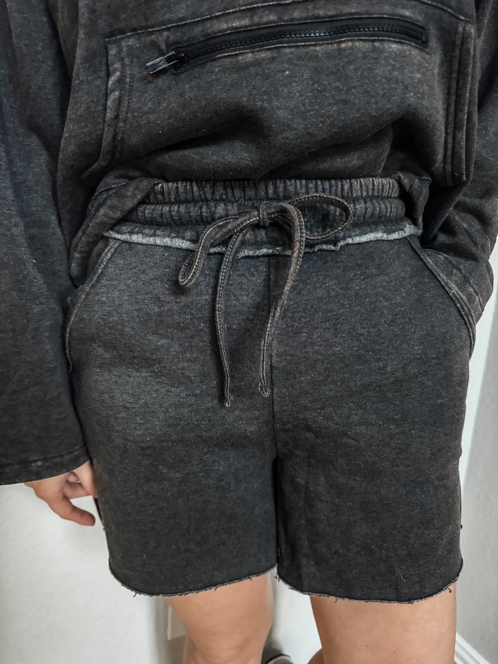 Effortless Vibes Shorts in Washed Black